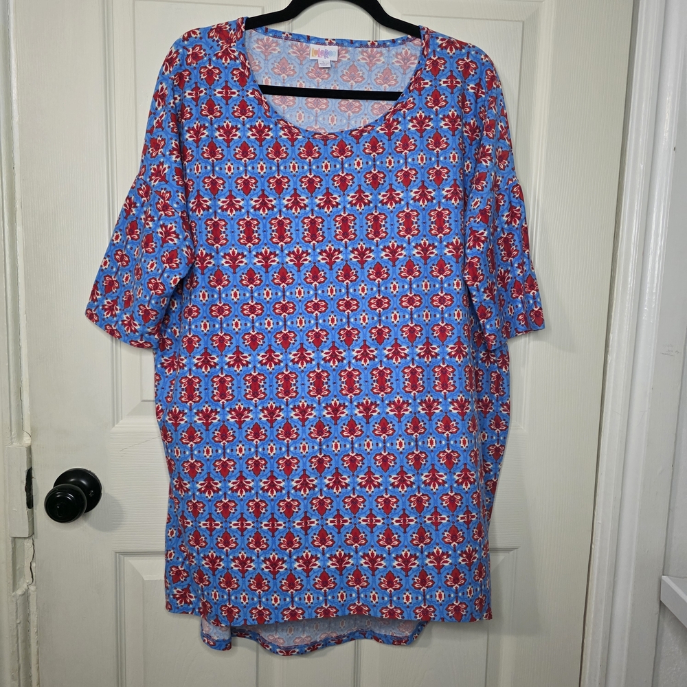 LuLaRoe Blue and Red Patterned Short Sleeve Top